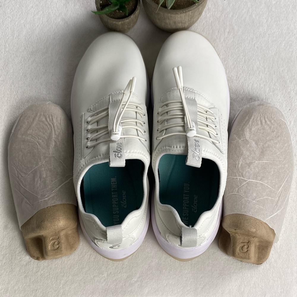 Clove The Classic Core Clarino Vegan Leather No Tie Sneakers | Brilliant White - Picture 14 of 16